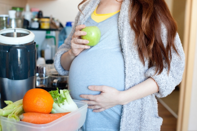 【妊婦さんもこれで安心】胎児への影響や安全なダイエット方法を紹介！